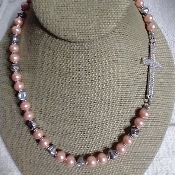 Vintage Jewelry - Silvertone pink beaded crystal cross necklace christian catholic religious